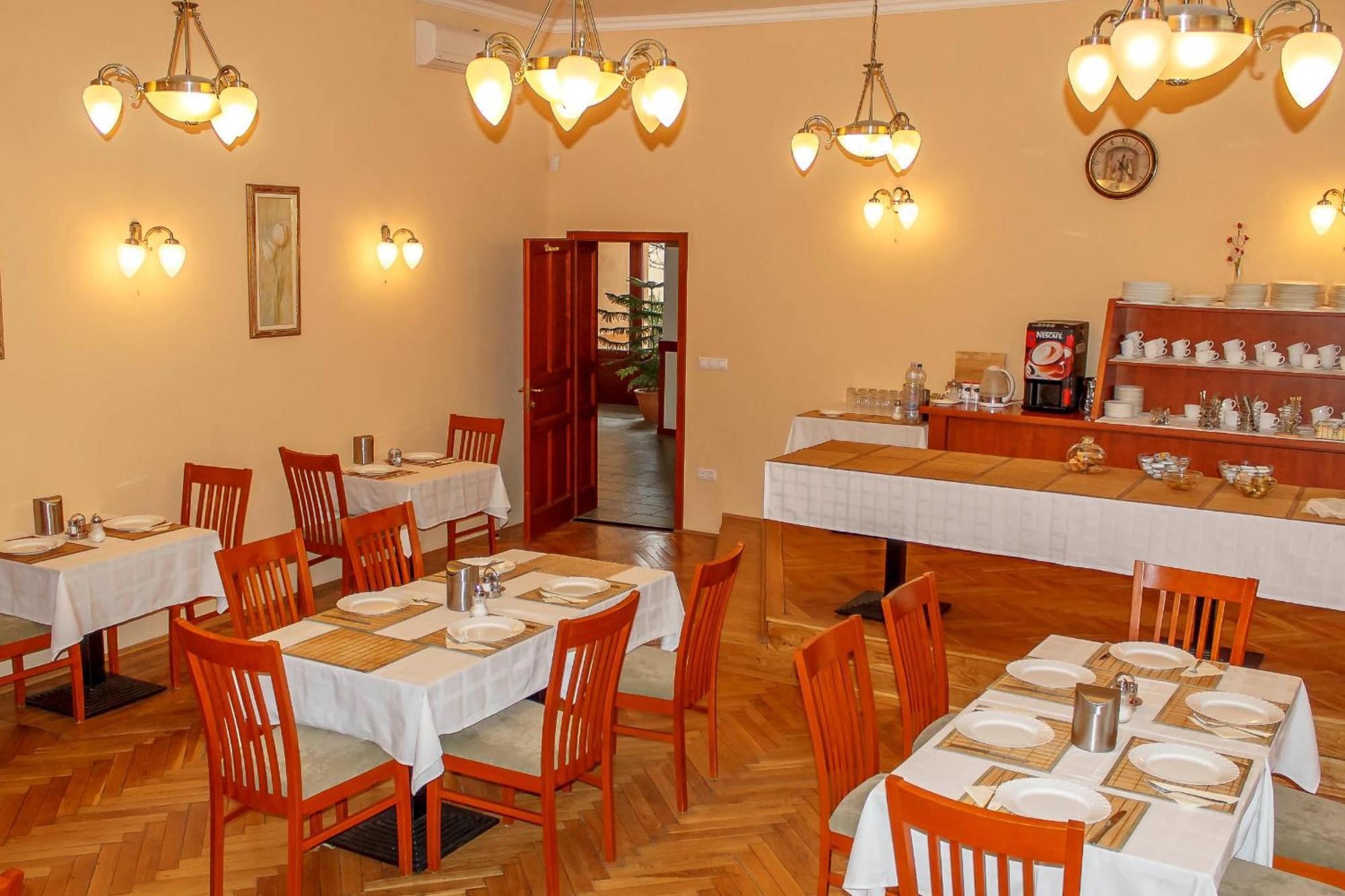 Pannon Hotel Bejelentkezes 20 Oraig, Check-In Until 20 O'Clock, Einchecken Bis 20 Uhr Mohács Eksteriør bilde