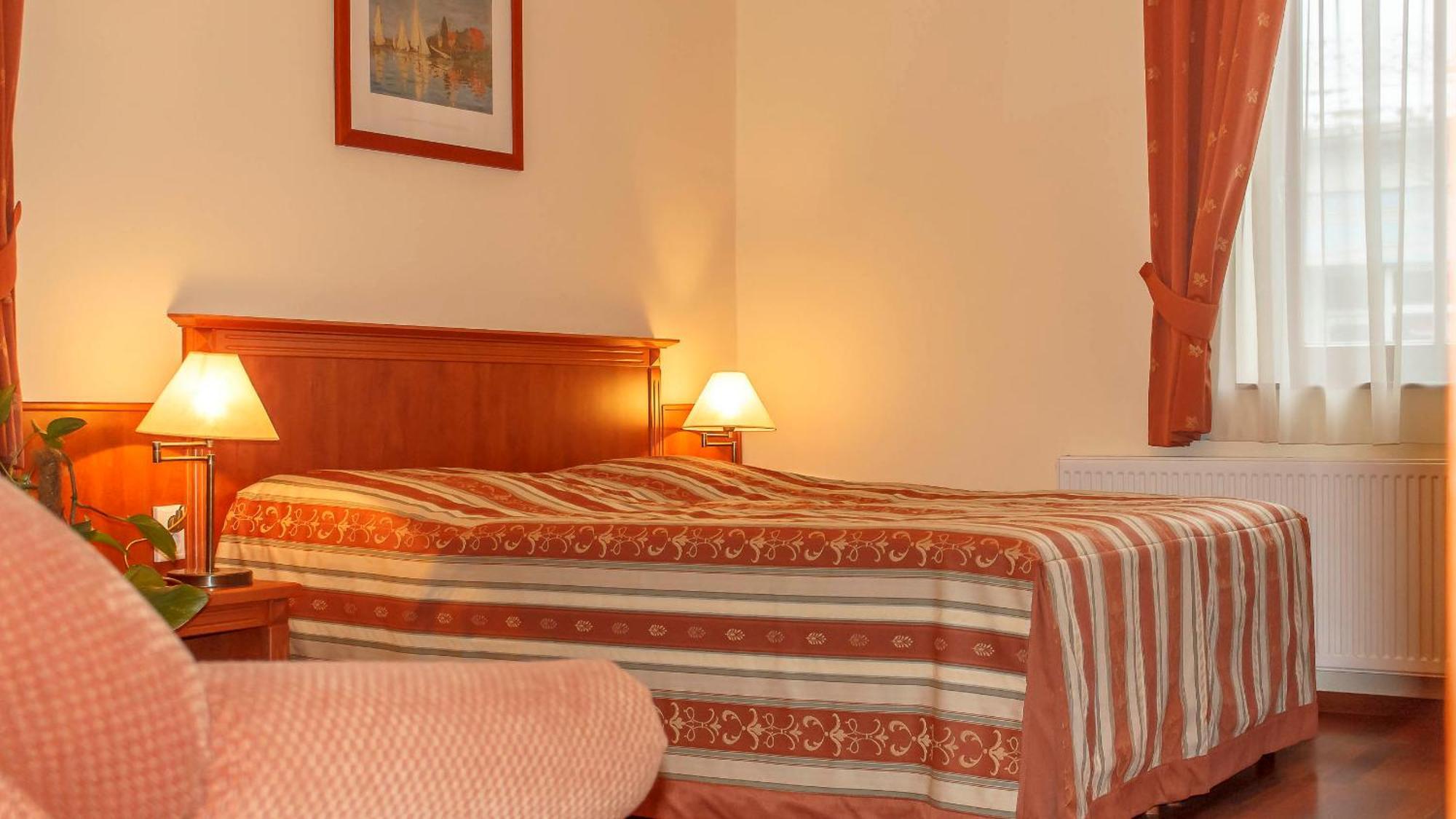 Pannon Hotel Bejelentkezes 20 Oraig, Check-In Until 20 O'Clock, Einchecken Bis 20 Uhr Mohács Eksteriør bilde