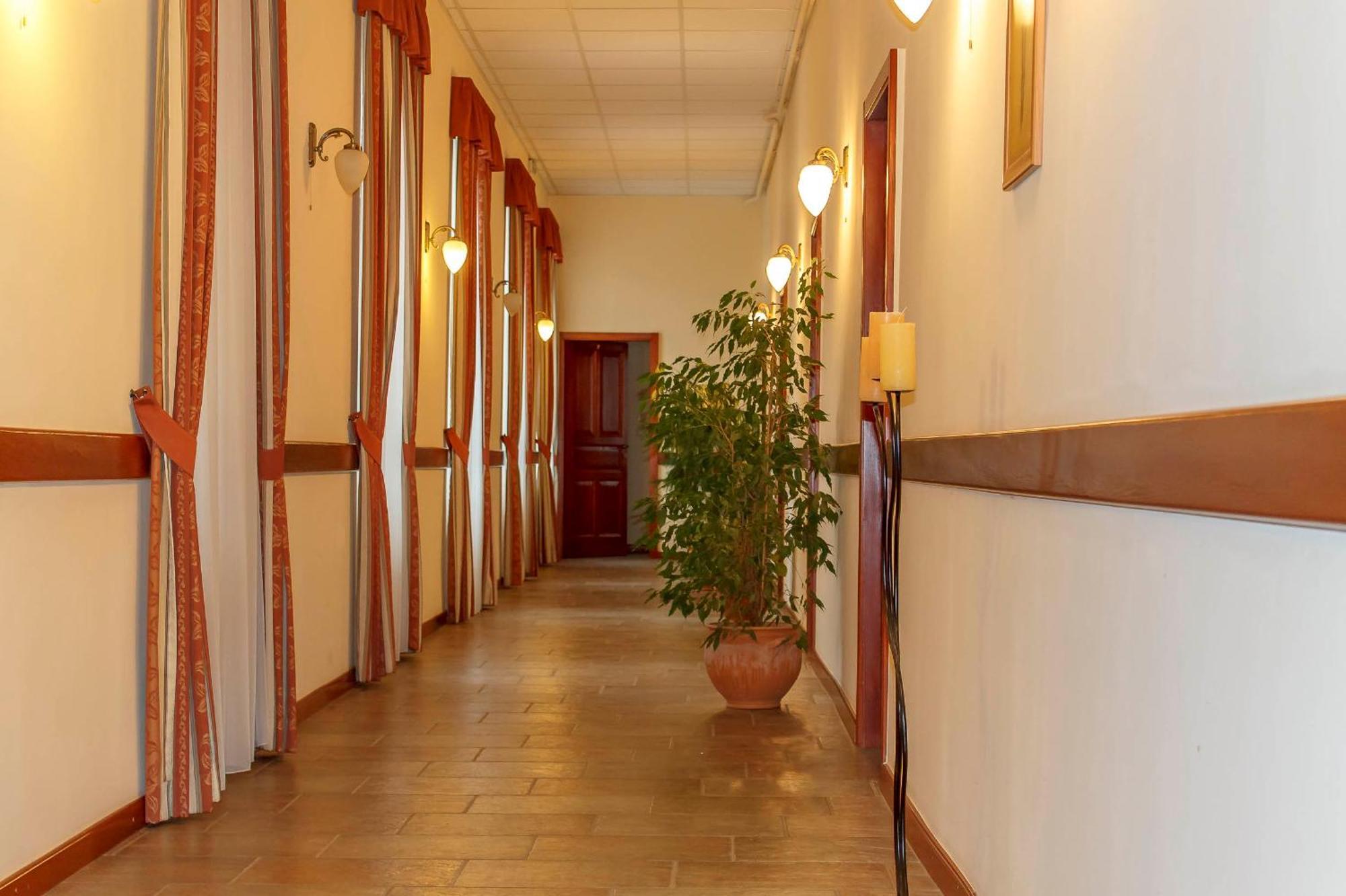 Pannon Hotel Bejelentkezes 20 Oraig, Check-In Until 20 O'Clock, Einchecken Bis 20 Uhr Mohács Eksteriør bilde
