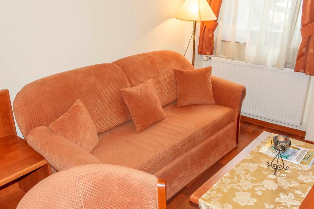 Pannon Hotel Bejelentkezes 20 Oraig, Check-In Until 20 O'Clock, Einchecken Bis 20 Uhr Mohács Rom bilde