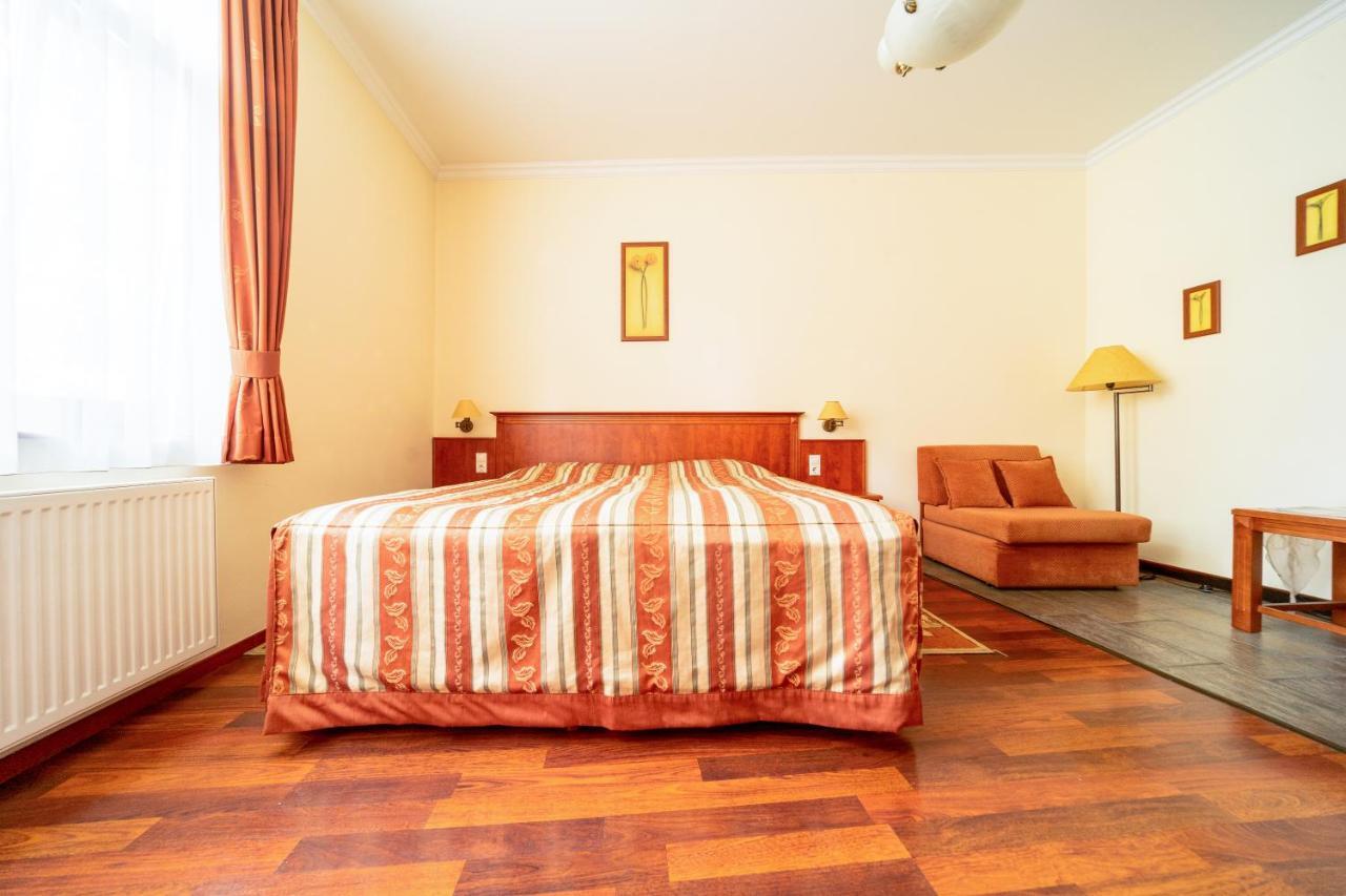 Pannon Hotel Bejelentkezes 20 Oraig, Check-In Until 20 O'Clock, Einchecken Bis 20 Uhr Mohács Eksteriør bilde