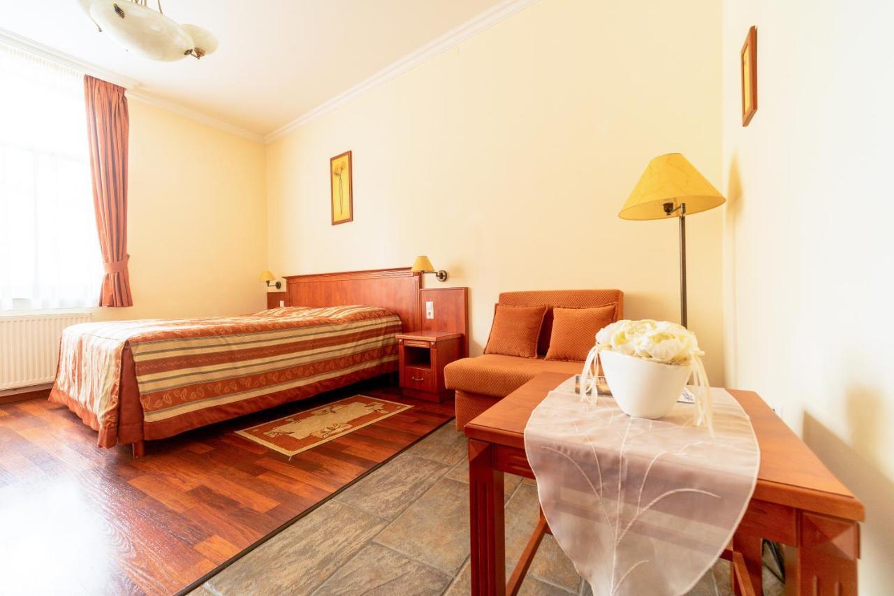 Pannon Hotel Bejelentkezes 20 Oraig, Check-In Until 20 O'Clock, Einchecken Bis 20 Uhr Mohács Eksteriør bilde