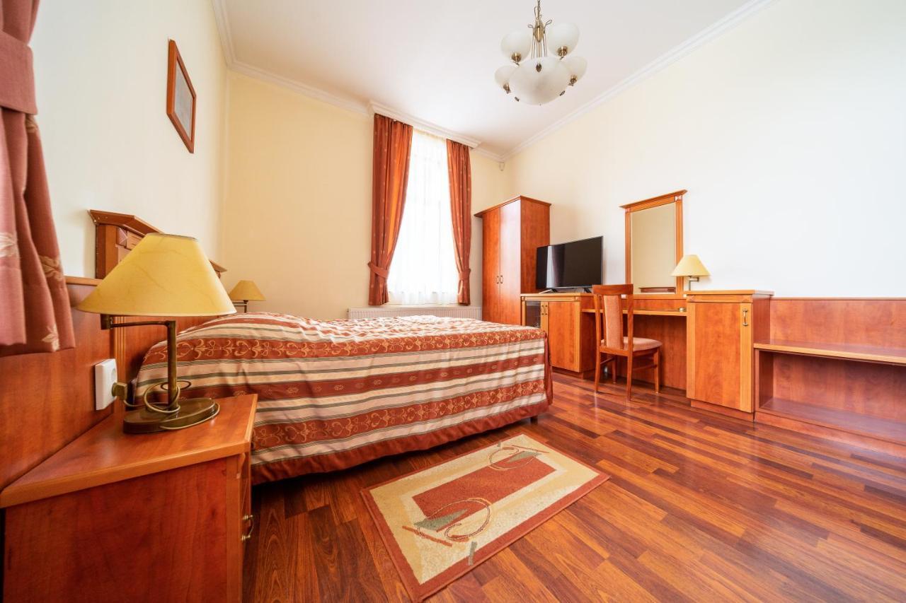 Pannon Hotel Bejelentkezes 20 Oraig, Check-In Until 20 O'Clock, Einchecken Bis 20 Uhr Mohács Eksteriør bilde