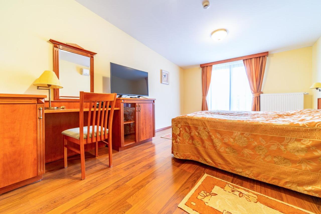 Pannon Hotel Bejelentkezes 20 Oraig, Check-In Until 20 O'Clock, Einchecken Bis 20 Uhr Mohács Eksteriør bilde