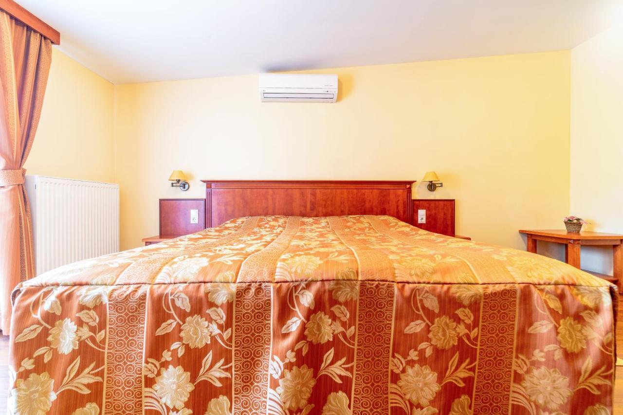 Pannon Hotel Bejelentkezes 20 Oraig, Check-In Until 20 O'Clock, Einchecken Bis 20 Uhr Mohács Eksteriør bilde